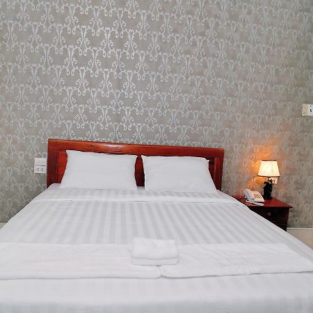 Kien Hotel 2 Хошимин Екстериор снимка