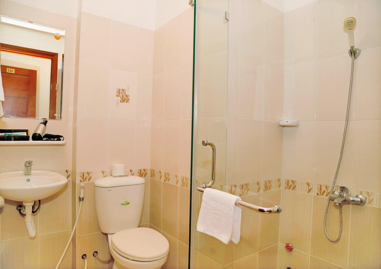 Kien Hotel 2 Хошимин Екстериор снимка