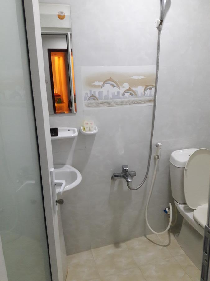Kien Hotel 2 Хошимин Екстериор снимка