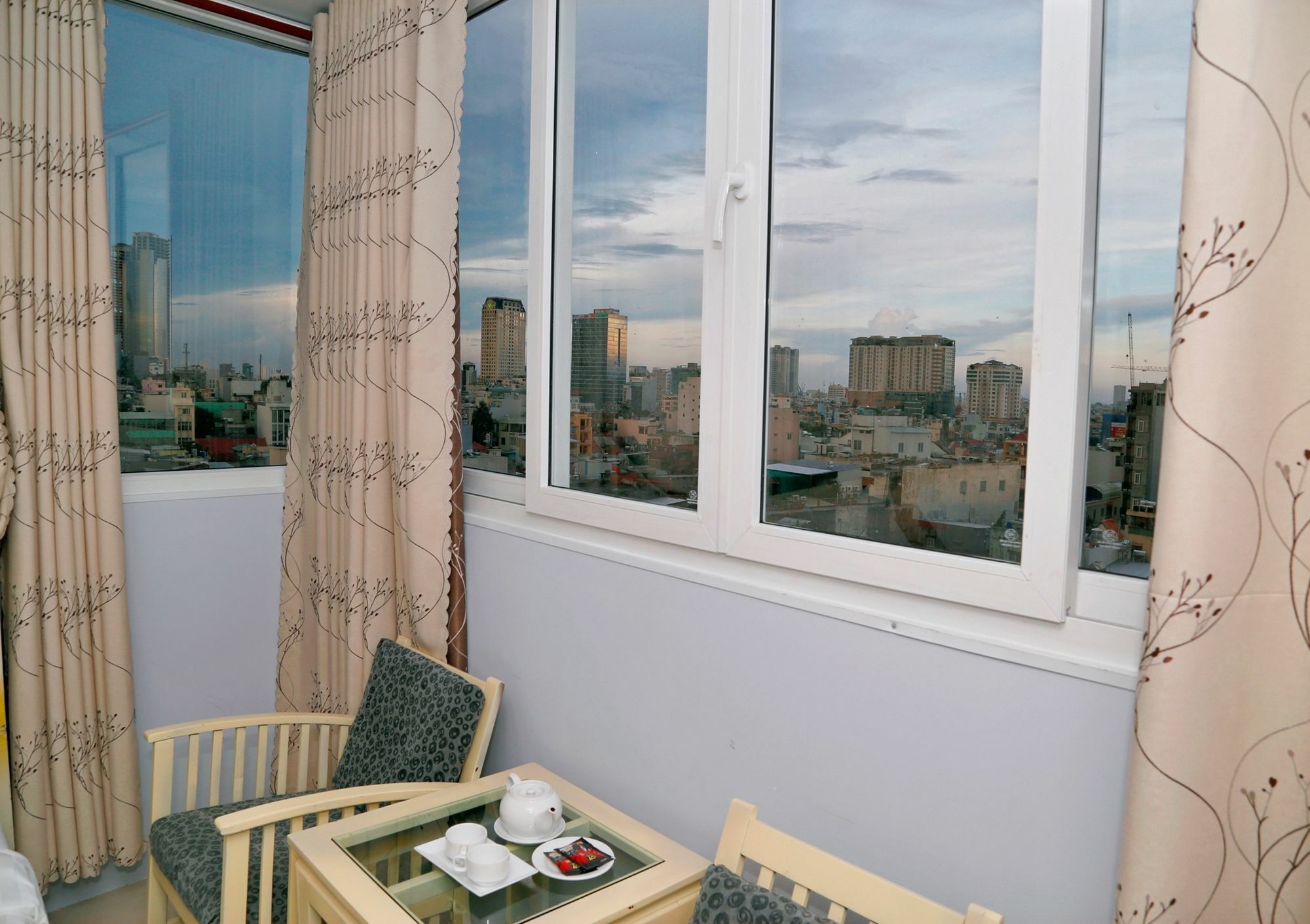 Kien Hotel 2 Хошимин Екстериор снимка